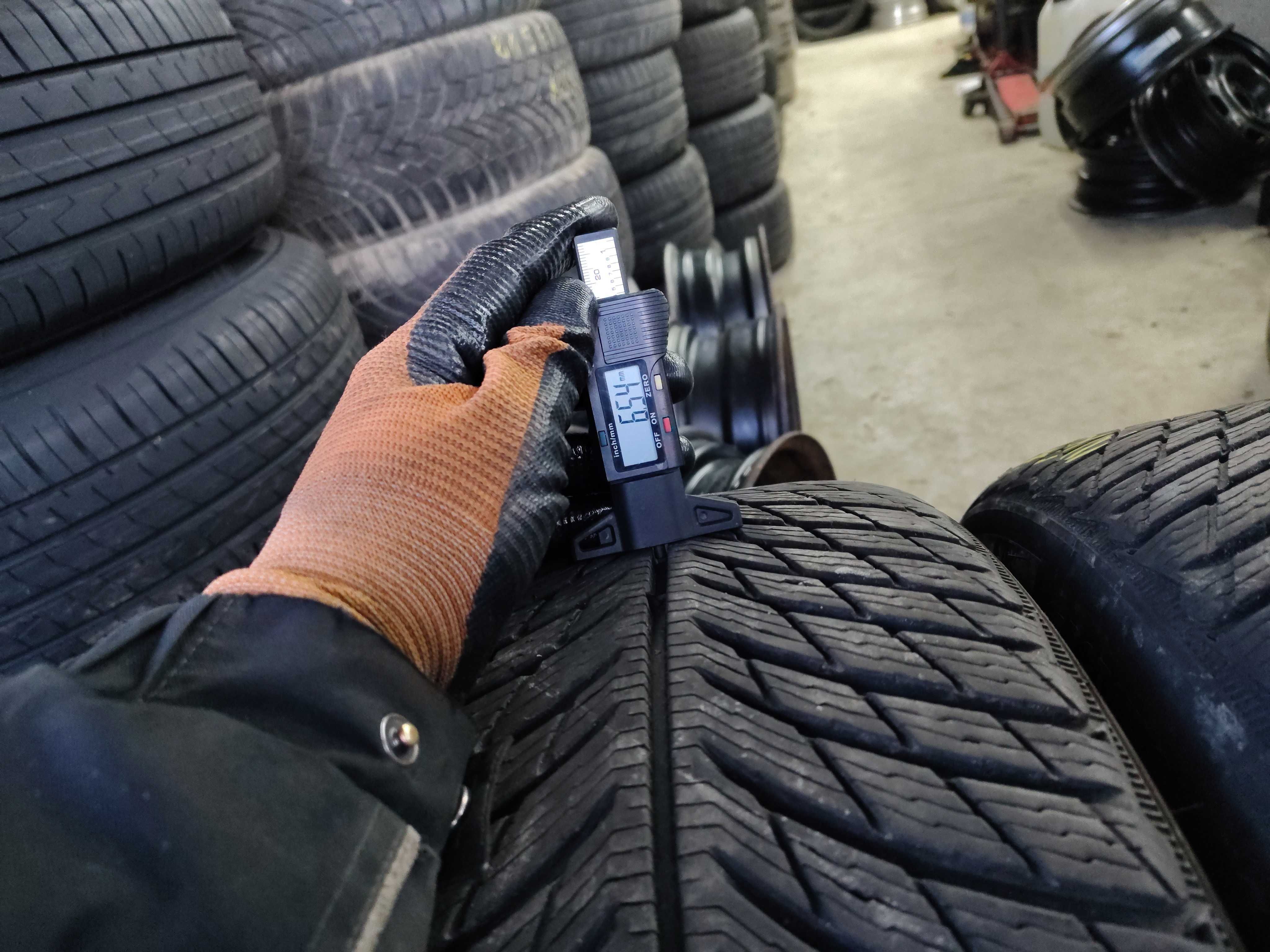 2бр.зимни гуми MICHELIN 235/55/17 103H DOT 3623
