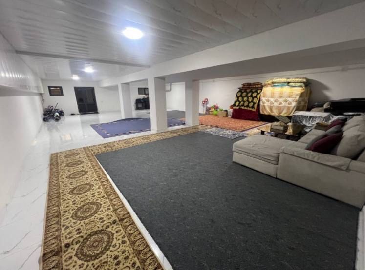 Учкахрамон постан кирганда Обод махаллада 3 сотик файзли участка