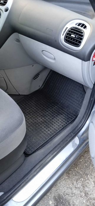 Продавам автомобил Ситроен