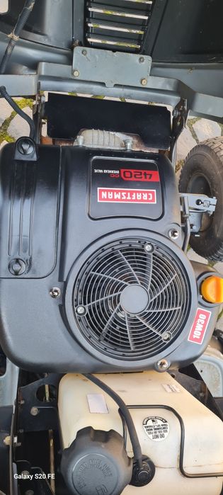 Tractoraş tuns gazon 17 cai putere.