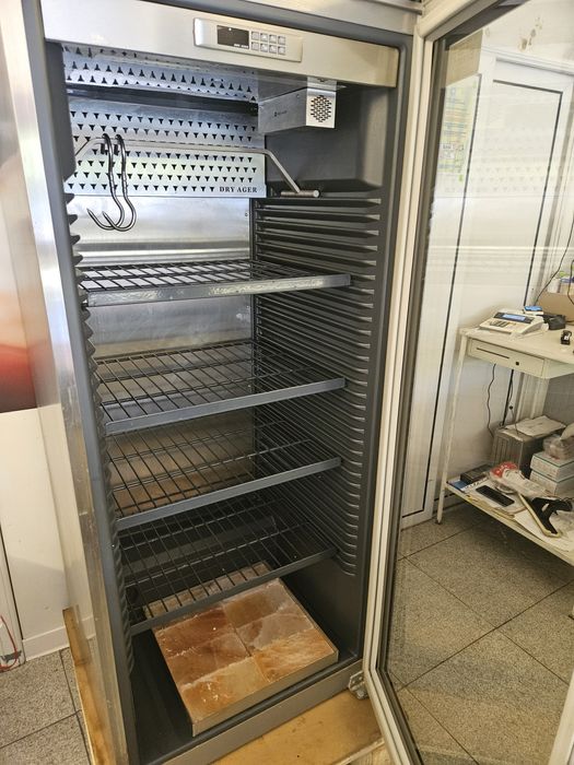 Vand frigider Dry Ager