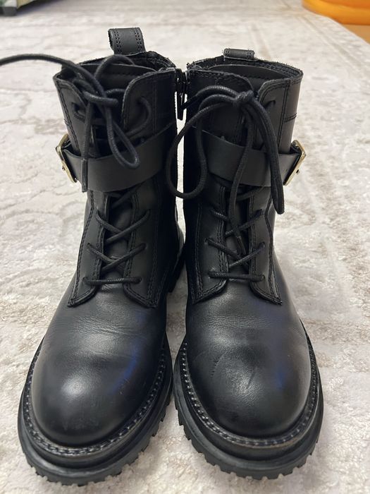 Кожени ботуши на Зара