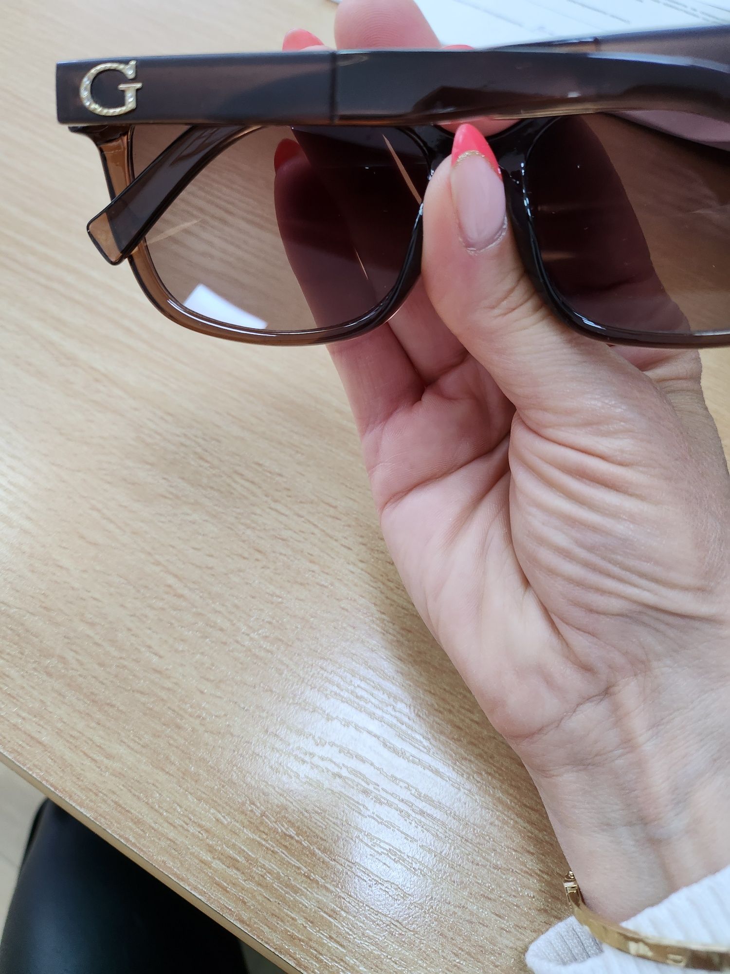Дамски оригинални слънчеви очила Guess