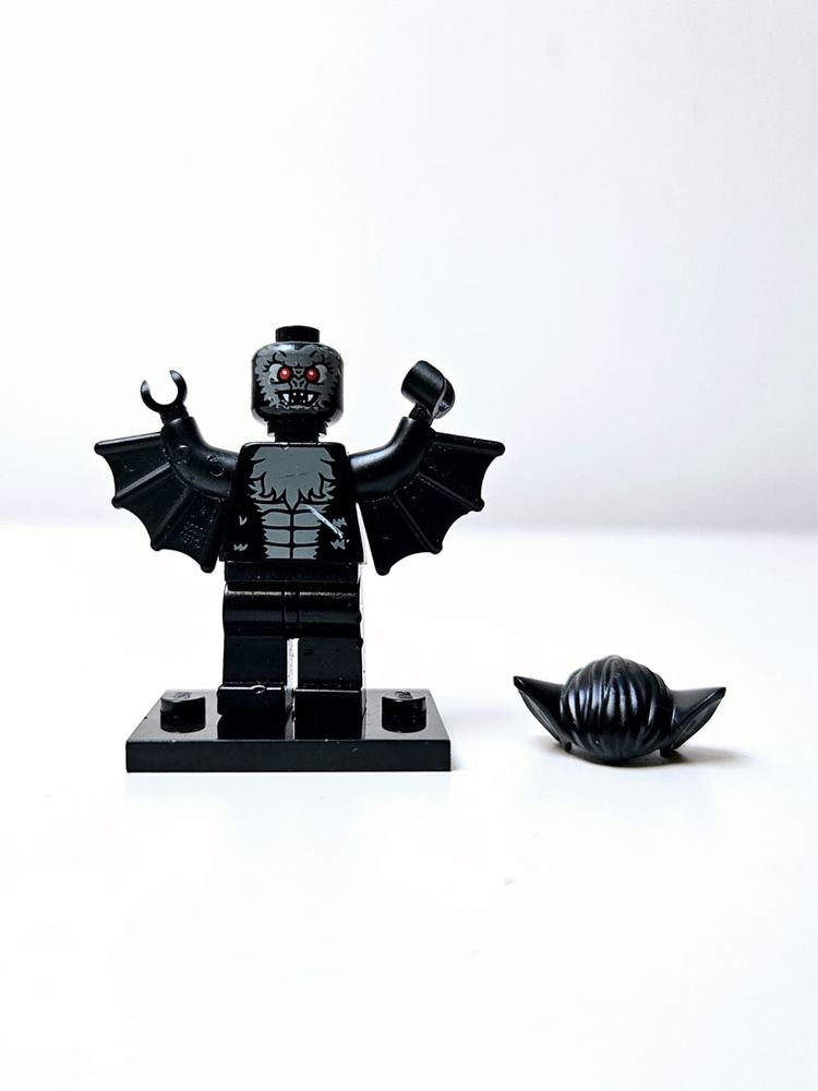 Lego Collectable Minifigures Series 8 8833-11 - Vampire Bat (2012)
