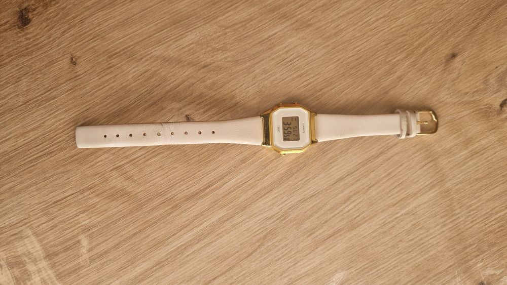 Casio Дамски часовник