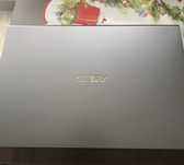 Vând laptop Asus VivoBook