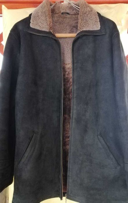 Cojoc bărbătesc, piele întoarsă exterior și blană naturală interior