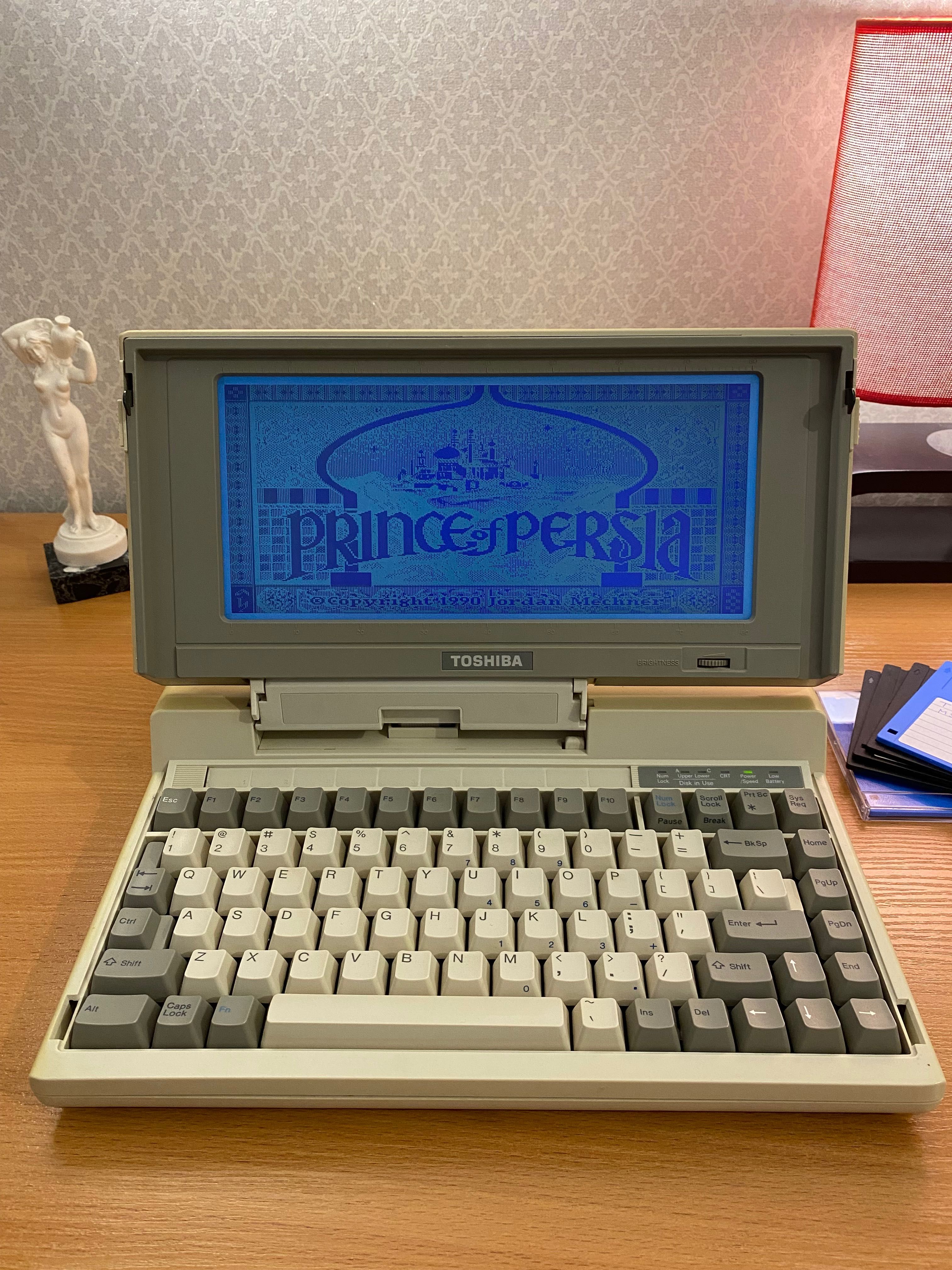 Ноутбук Toshiba T1200 -  год 1987