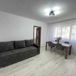 Apartament cu 3 camere de inchiriat