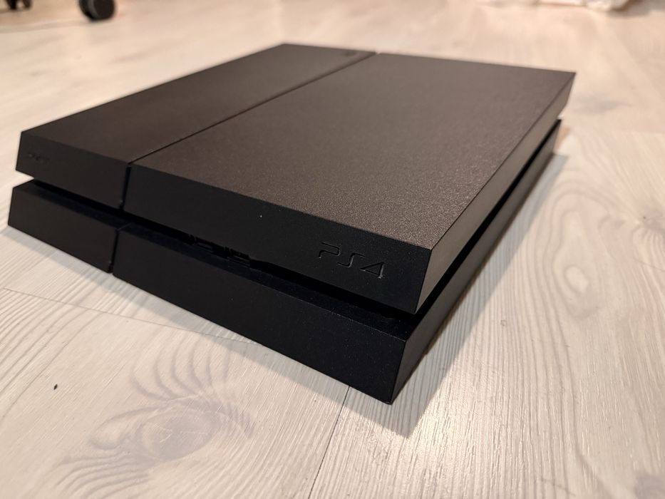 Ps4, PlayStation 4 1TB + 14 дискови игри