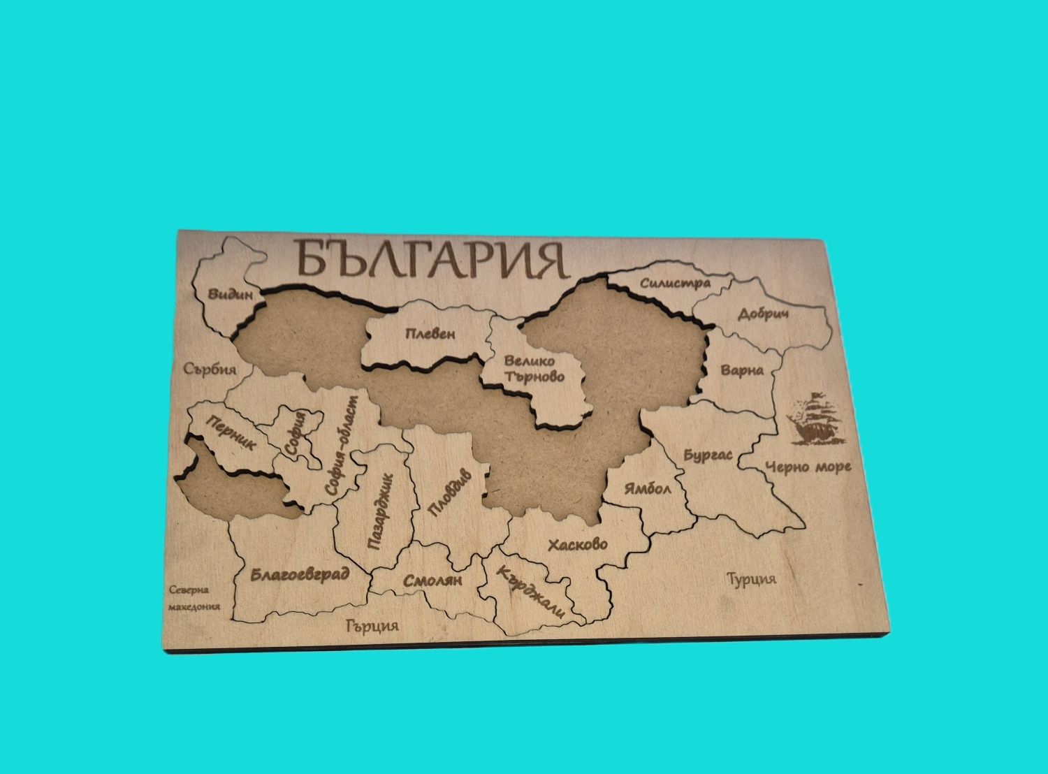 Дървен пъзел карта на България