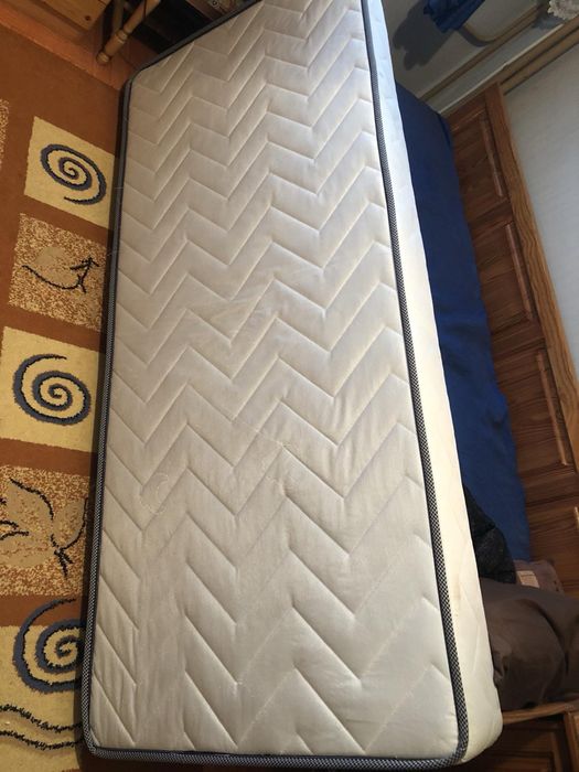 Продавам матрак 82/190