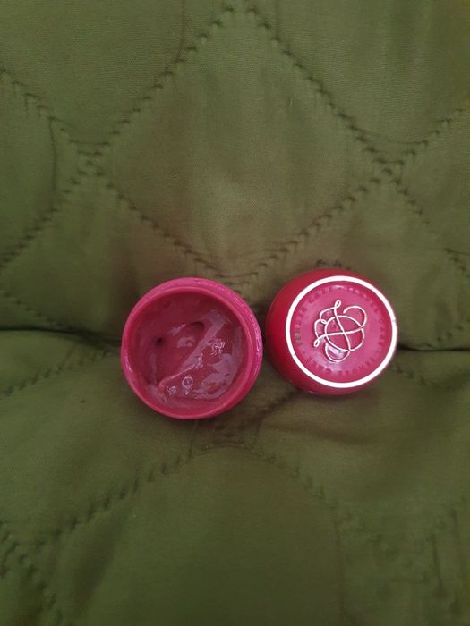 Lip balm colorat