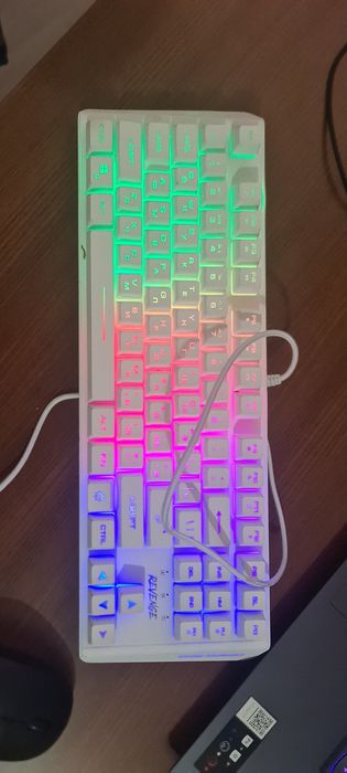 Продам клавиатуру новую