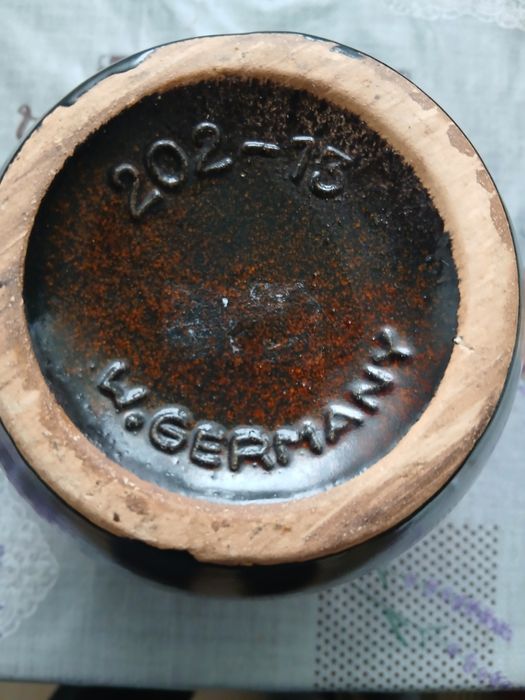 Vaza din ceramica,realizata după tehnica Fat lava de Scheurich.