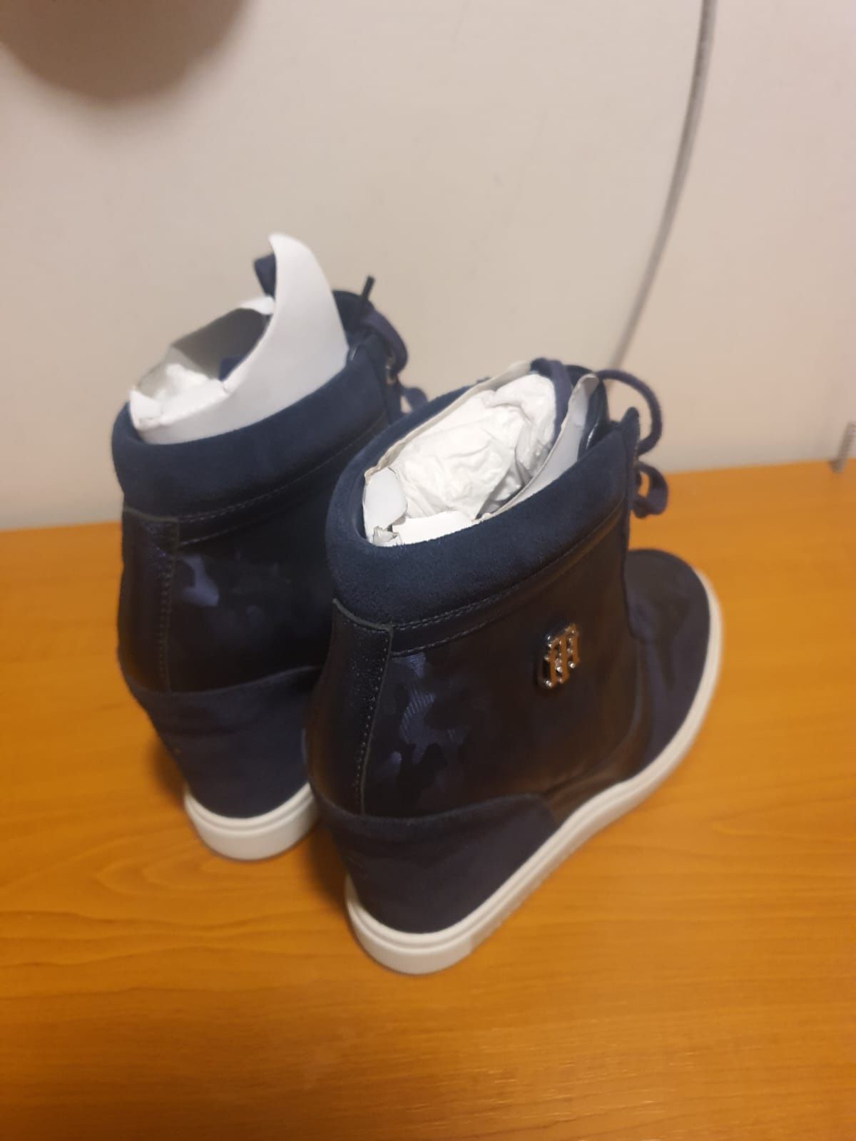 Sneakersi Tommy Hilfiger Damă - Mărime 35