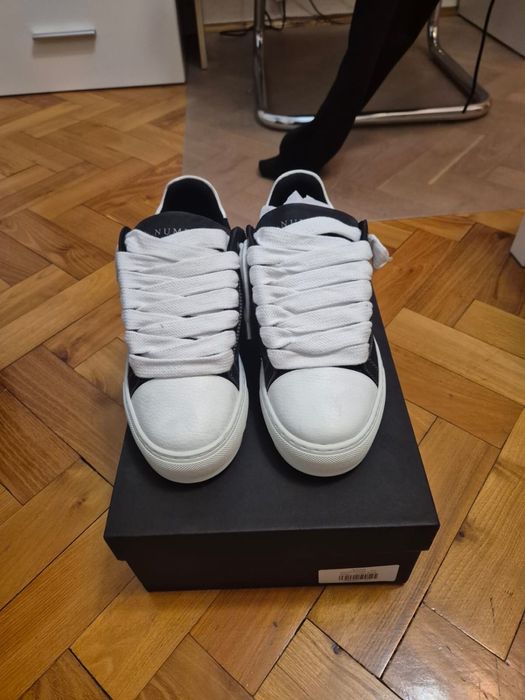 Numeriś atelier acrylic black