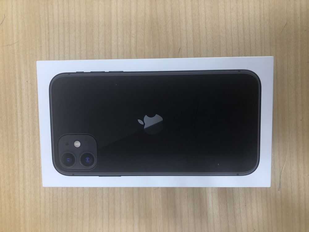 Cutie Iphone 11 originala + husa cadou !