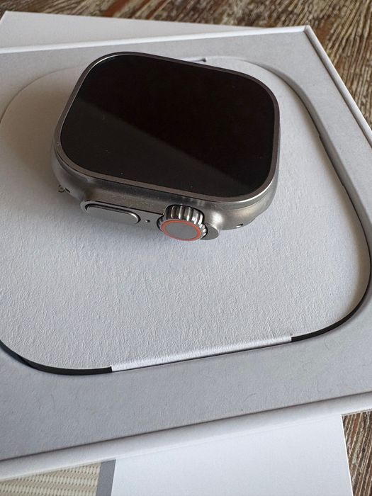 Оригинален Apple Watch Ultra перфектен с документи за покупката