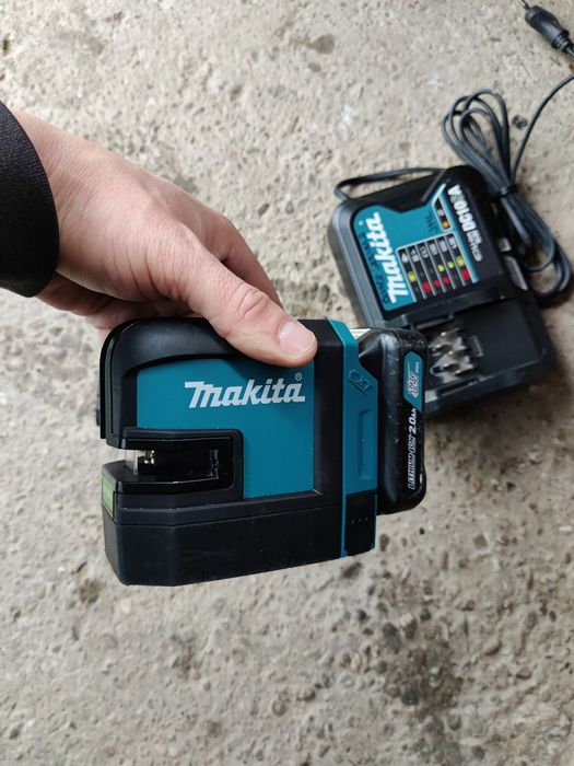 Nivelă Laser Makita SK105GD verde