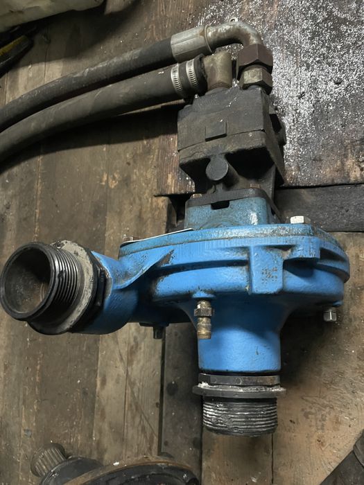 Насос на опрыскователь  HYPRO