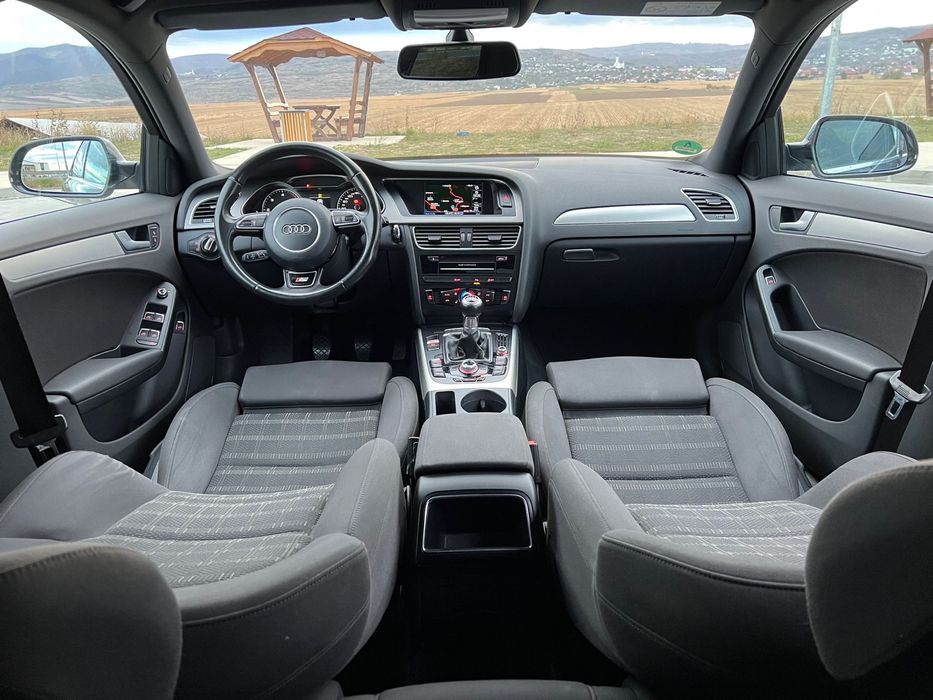 Audi A4 3 x S-Line
