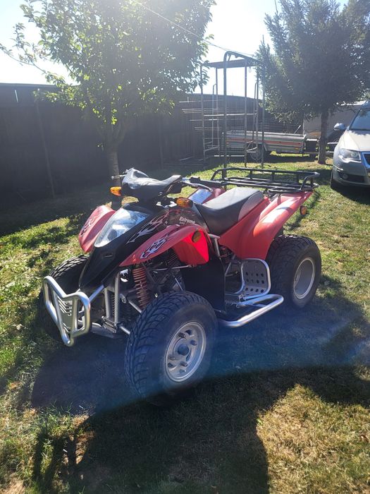 Vând atv 300cc cu doar 99km i. Bord.