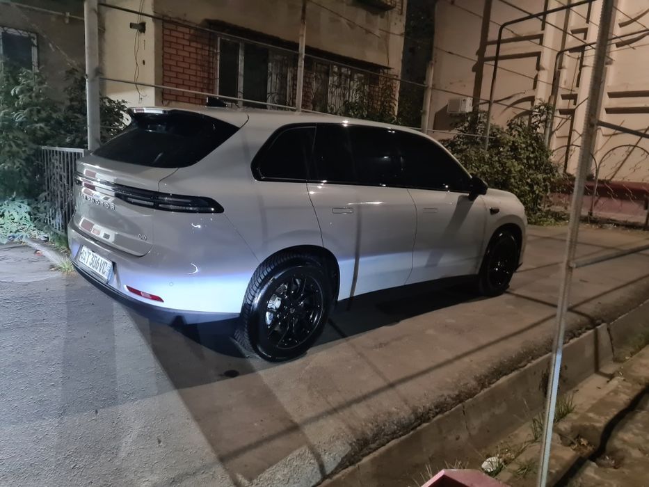 Leapmotor C10 sotiladi. 24000 km yurgan