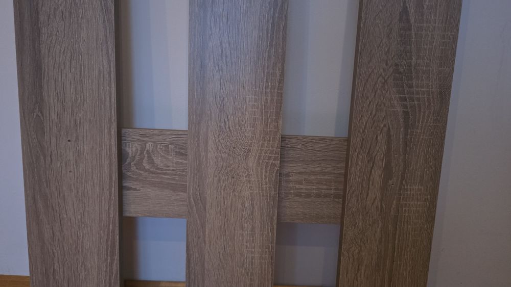 Закачалка за стена