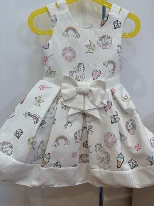 Rochita cu unicorni . 2 ani- 92 cm