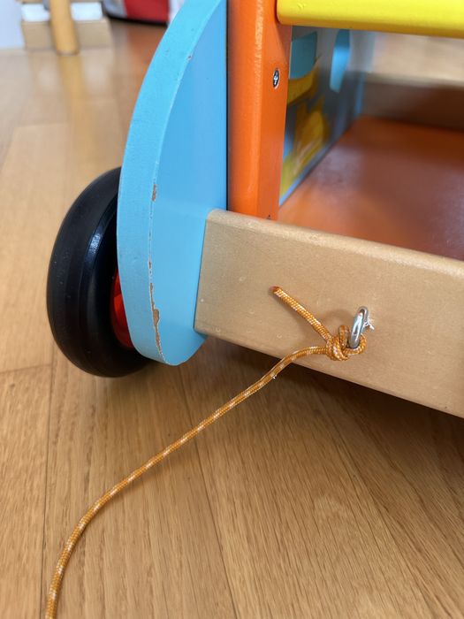 Antemergator 2 in 1 cu cuburi de sortat si claxon, Vilac, lemn, 1 an +