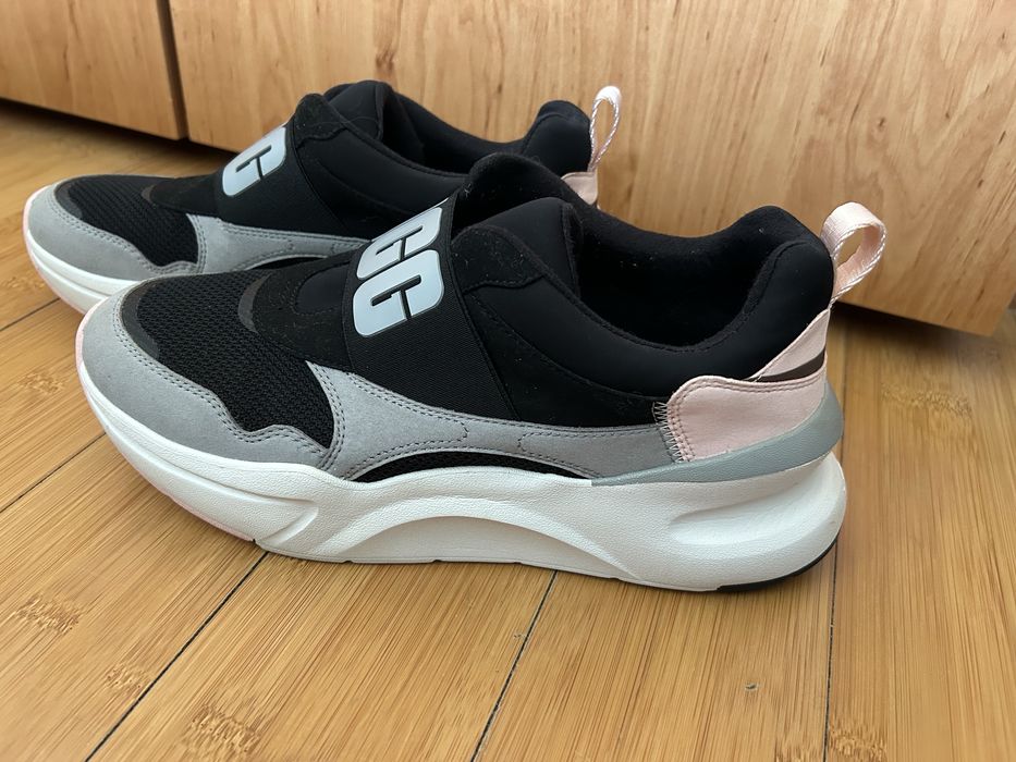 UGG La Flex.