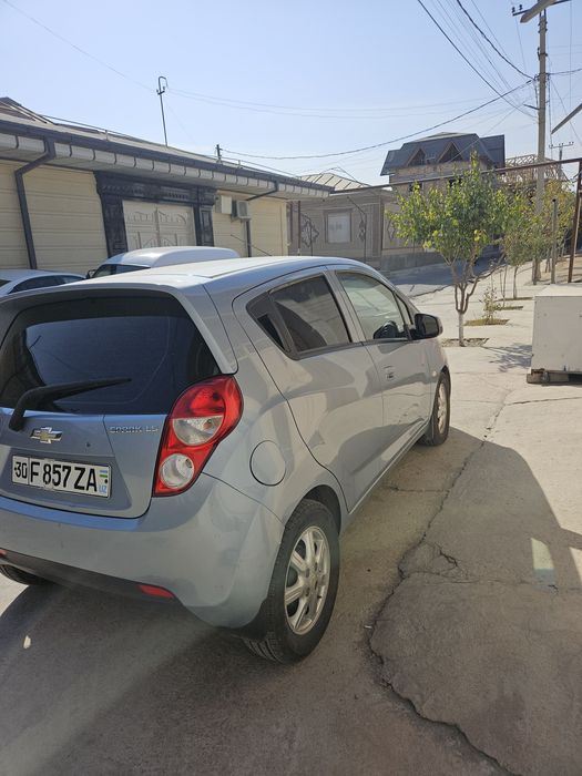 Транспорт автомобил