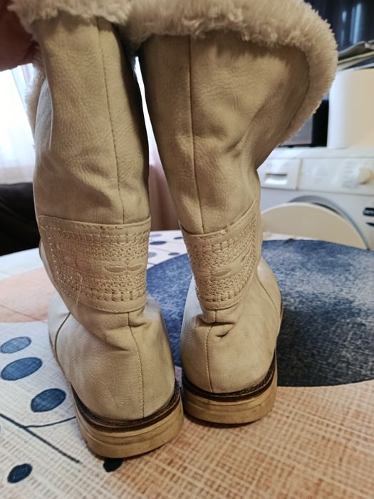 Топли зимни ботуши