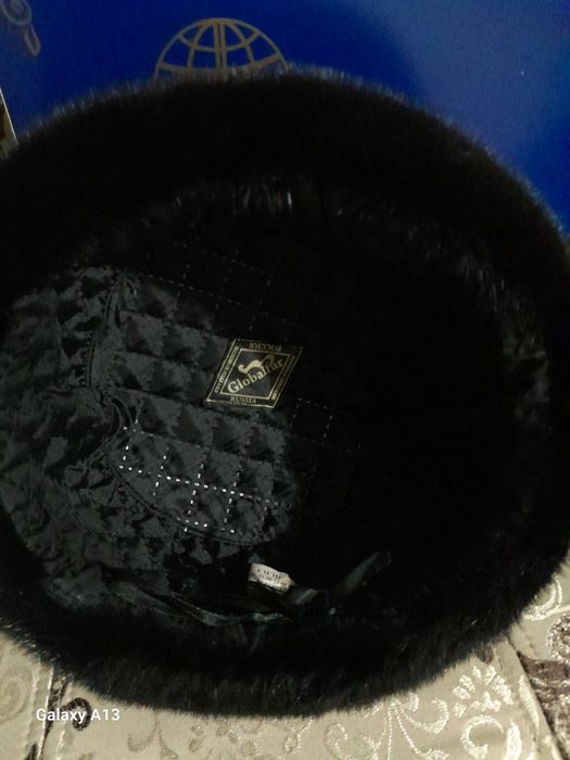 Продам шапку в отличном состоянии.