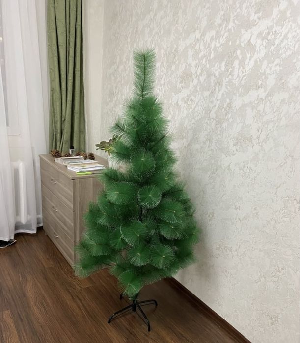 Продам елку 150 см новая со всеми гирляндами, мишурами, игрушками