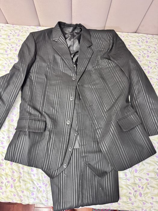 Костюм мужской тройка