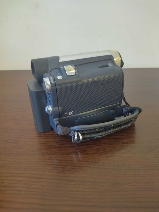 Продавам преносима камера Panasonic NV-GS11EG MiniDV