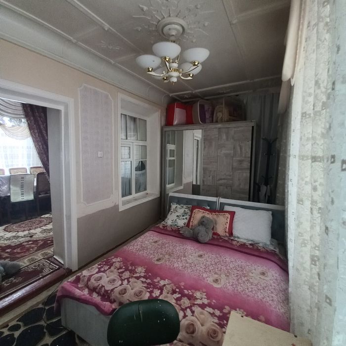 Уй, ховли сотилади, яхши махалла, яхши локация.