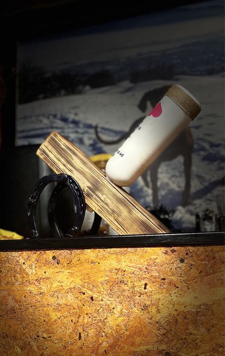 Suport pentru sticla de vin din lemn