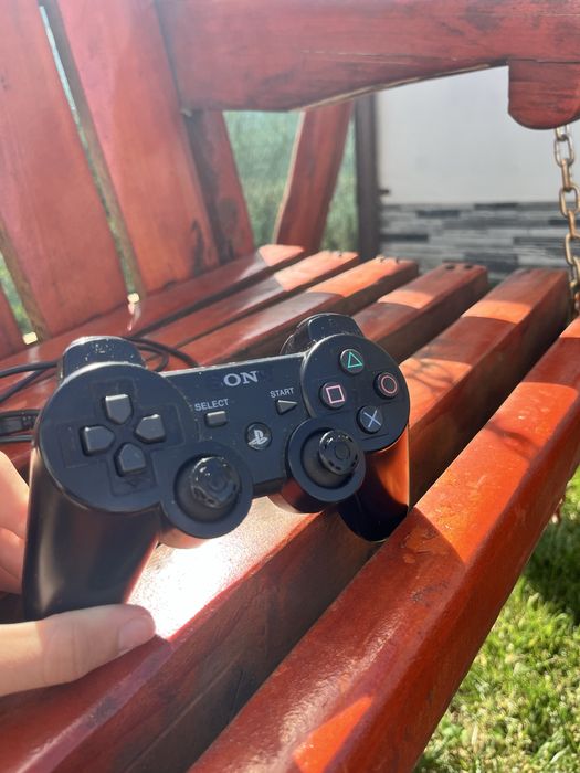 Vand PS3 cu 10 jocuri!