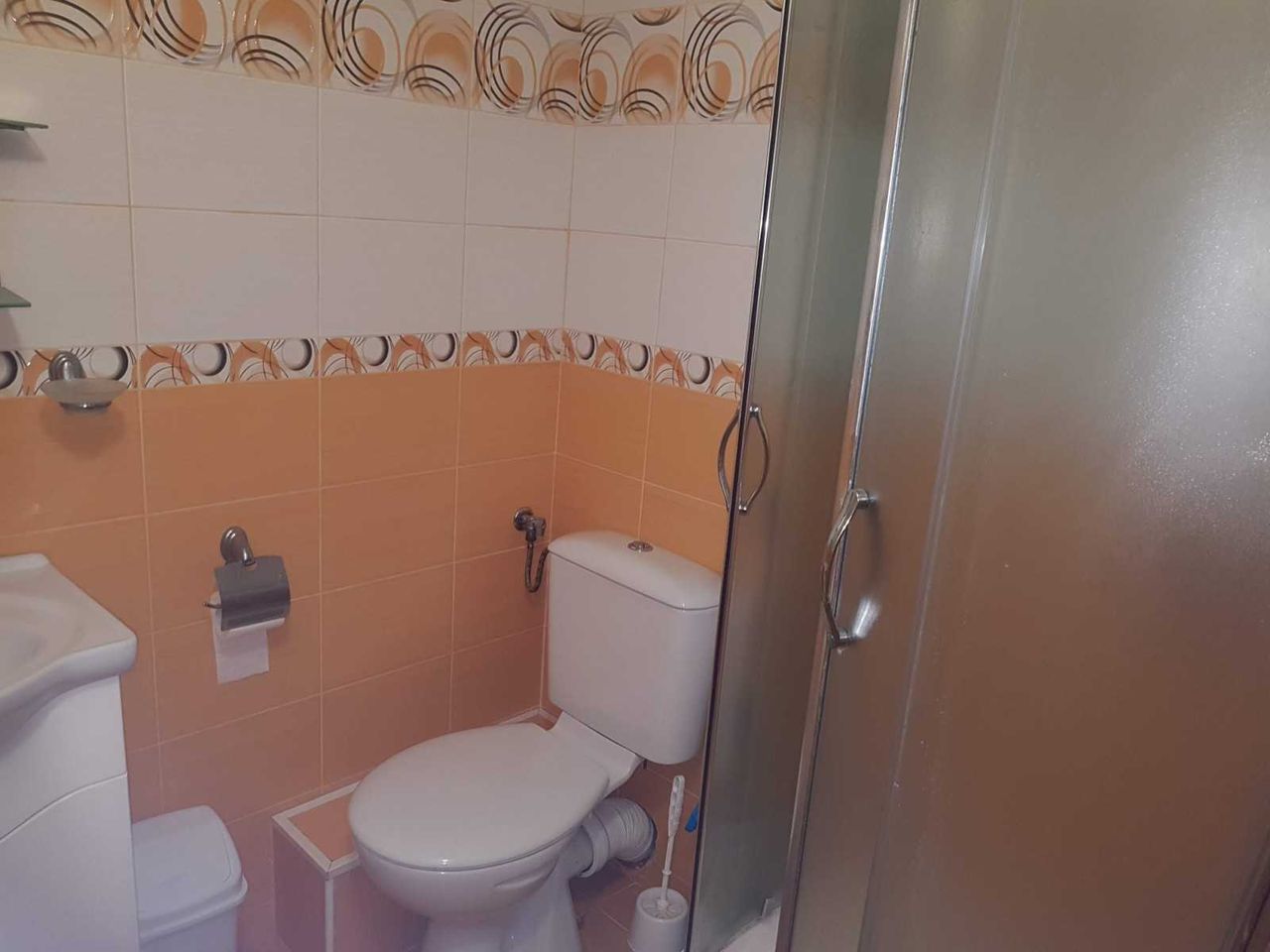 Дава се под наем Двустаен апартамент в Казанлък - 60 кв.м за 229.5 € - Снимка #3