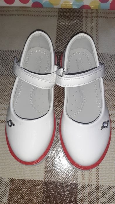 Продам туфельки новые 27 р