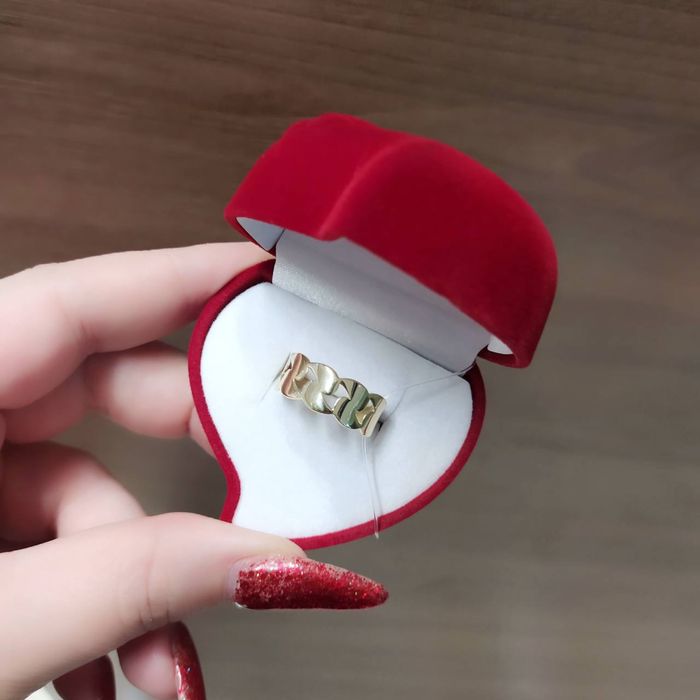 Обручальное золотое кольцо. Очень нежное) золото 585 Доставка.