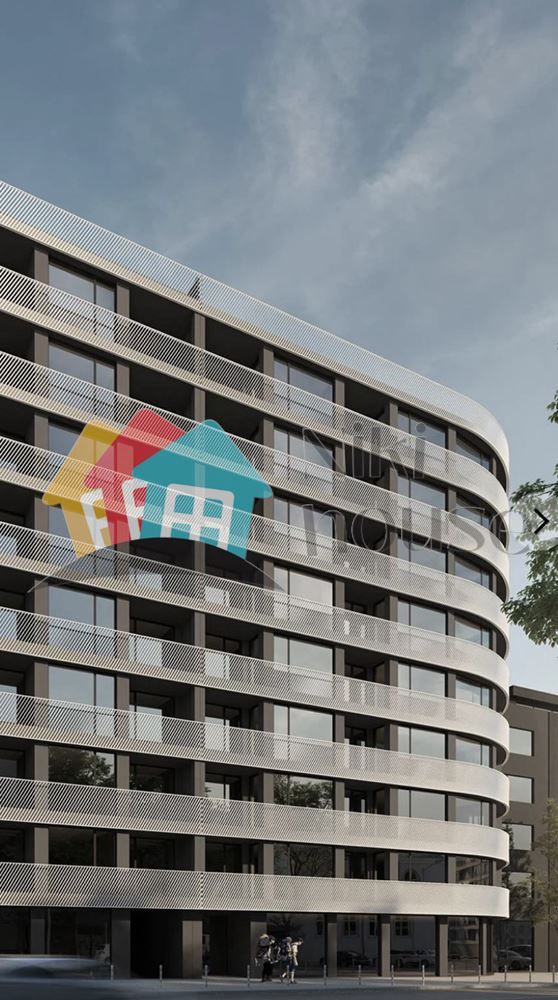 Продава се Тристаен апартамент в Варна, ЖП Гара - 109 кв.м за 2094 €/кв.м - Снимка #1