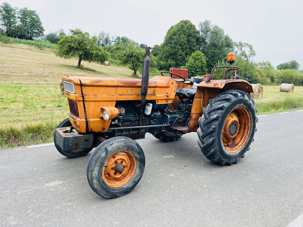 Tractor Fiat 550 de 55cp în 4 cilindri cu două manete Adus Recent