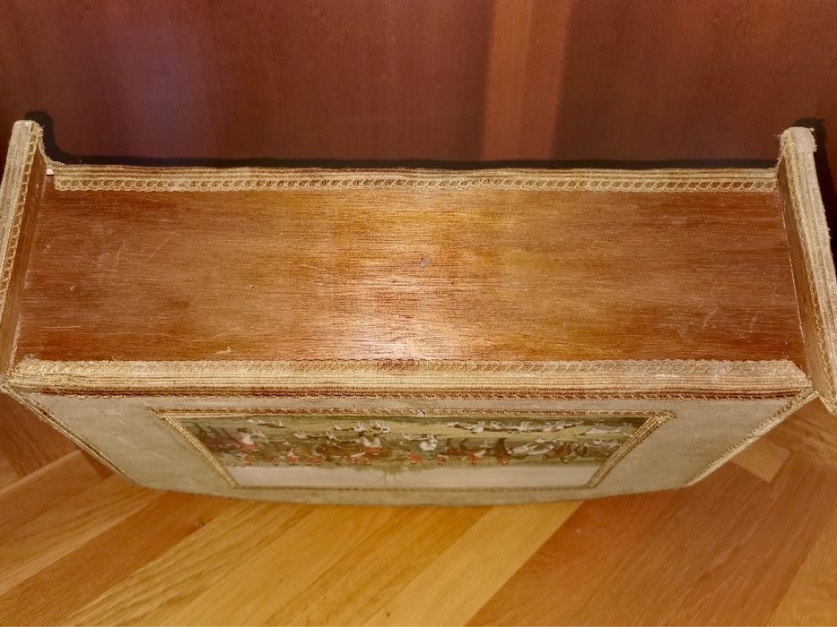 Антикварна поставка за списания за муз. плочи + 6 подложки за чинии