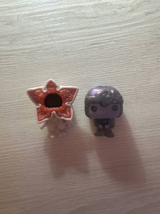 Продам или обменяю фигурки kinder joy очень странные дела