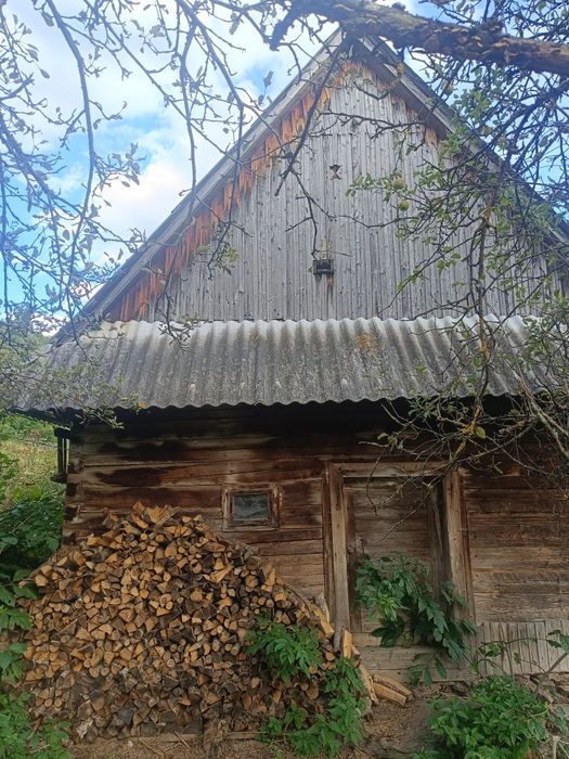 Vând doua grajduri - se pot vinde împreună sau separat
