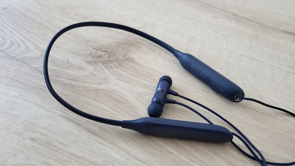 Casti JBL Live220 BT